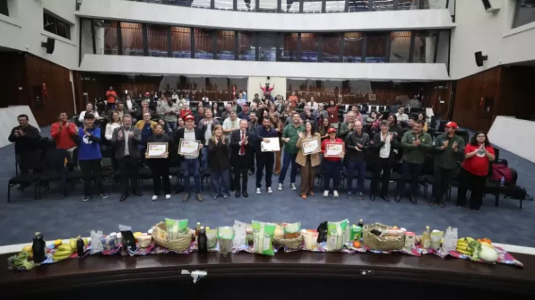 Assembleia Legislativa homenageia cooperativas da Agricultura Familiar e da Economia Solidária do Paraná