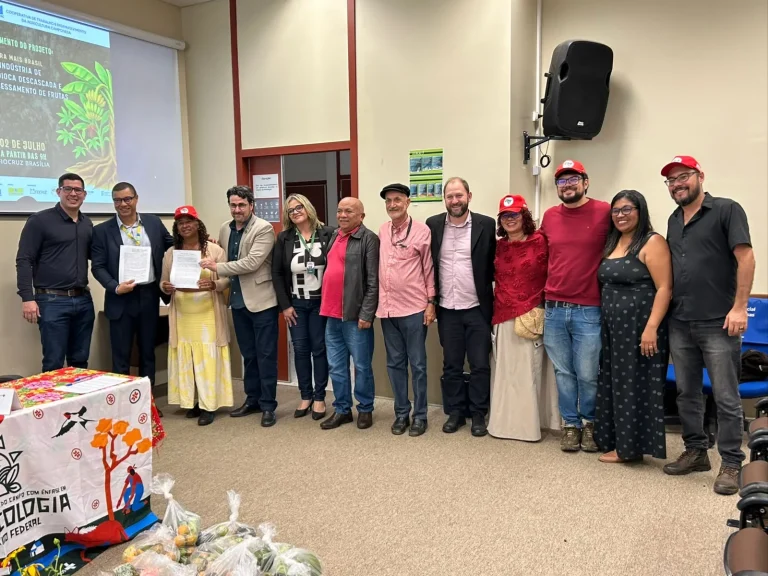 Cooperativa de agricultores da reforma agrária lança primeira agroindústria no Distrito Federal